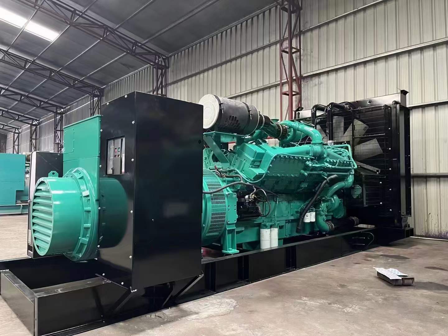 青山如何降低 800kW 柴油发电机输出电流的波动？
