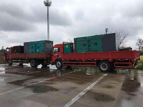 青山涂抹密封胶后，需要等待多长时间才能安装水冷式机油散热器密封件？